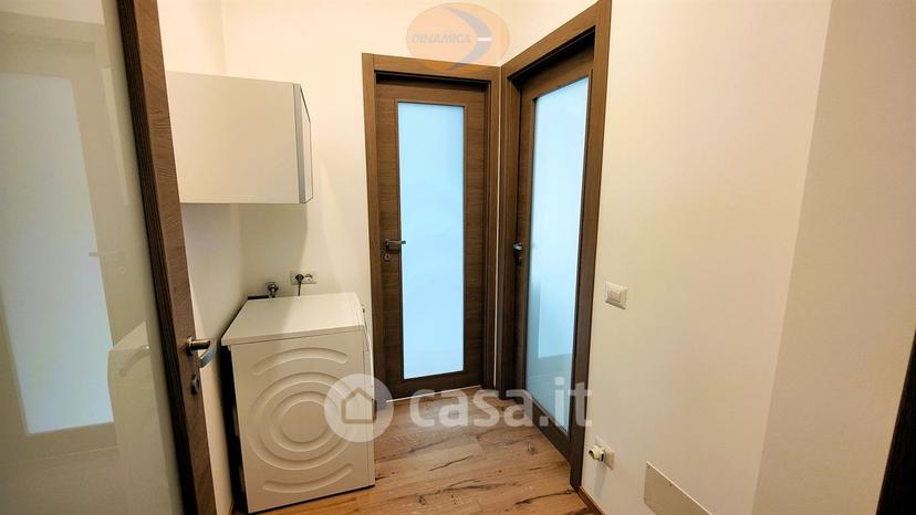 Trilocale in Via Monte Rosa 29 — foto 6 di 37