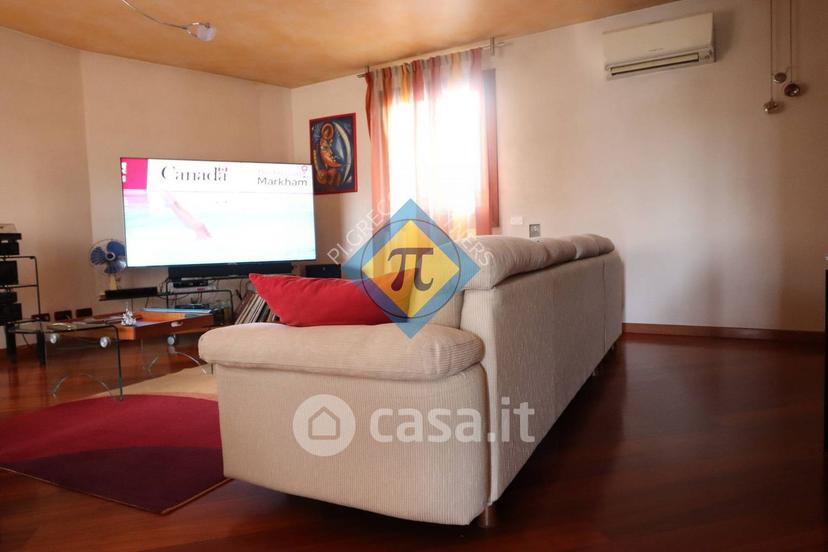 Villa in Via Cappuccini — foto 8 di 13