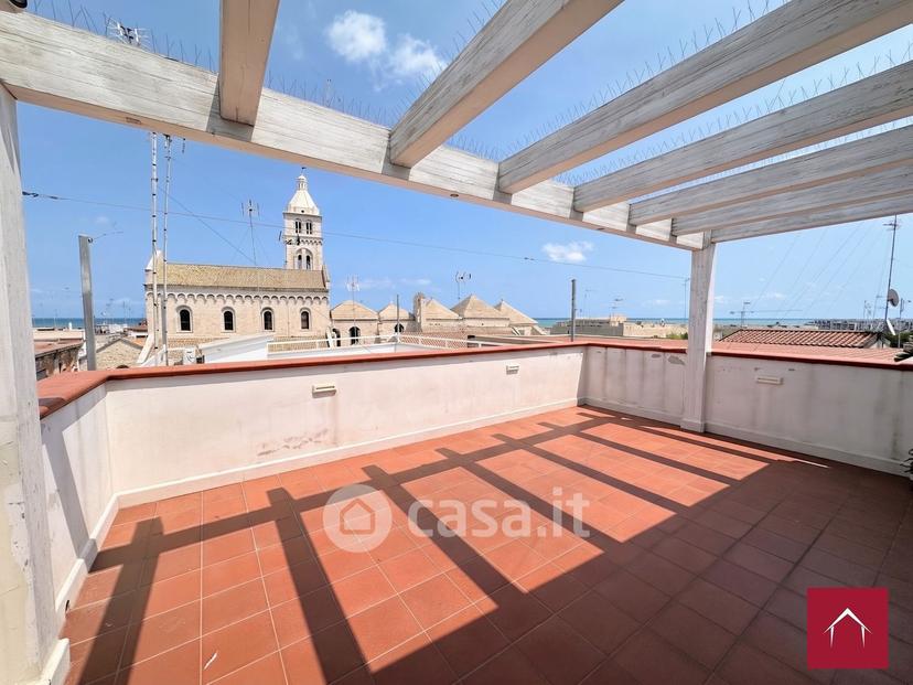 Bilocale in Via Giovenale 24 — foto 23 di 32