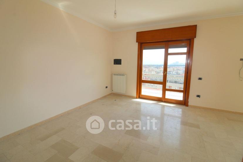 Trilocale in Via Ponti Rossi 188 — foto 3 di 19