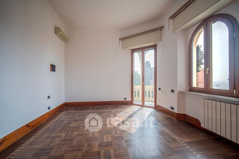 Villa in Via Amerigo Vespucci — foto 39 di 43