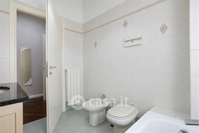 Trilocale in Via Giulio Silva 24 — foto 9 di 35