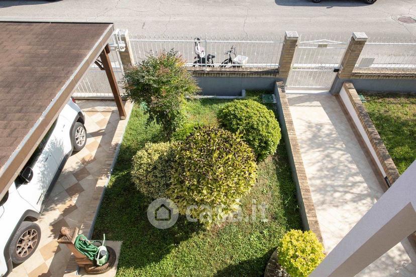 Villa in Via G. Brodolini 49 — foto 25 di 52