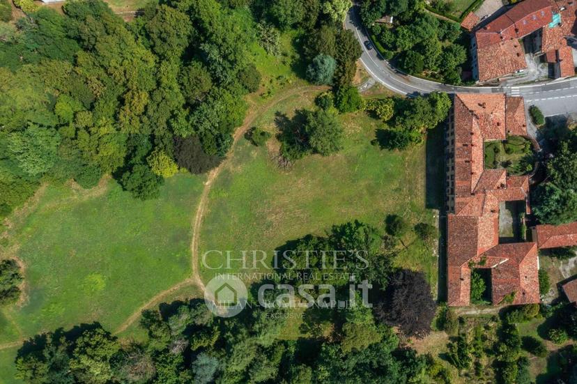 Villa in Via Giuseppe Parini 9 — foto 3 di 35