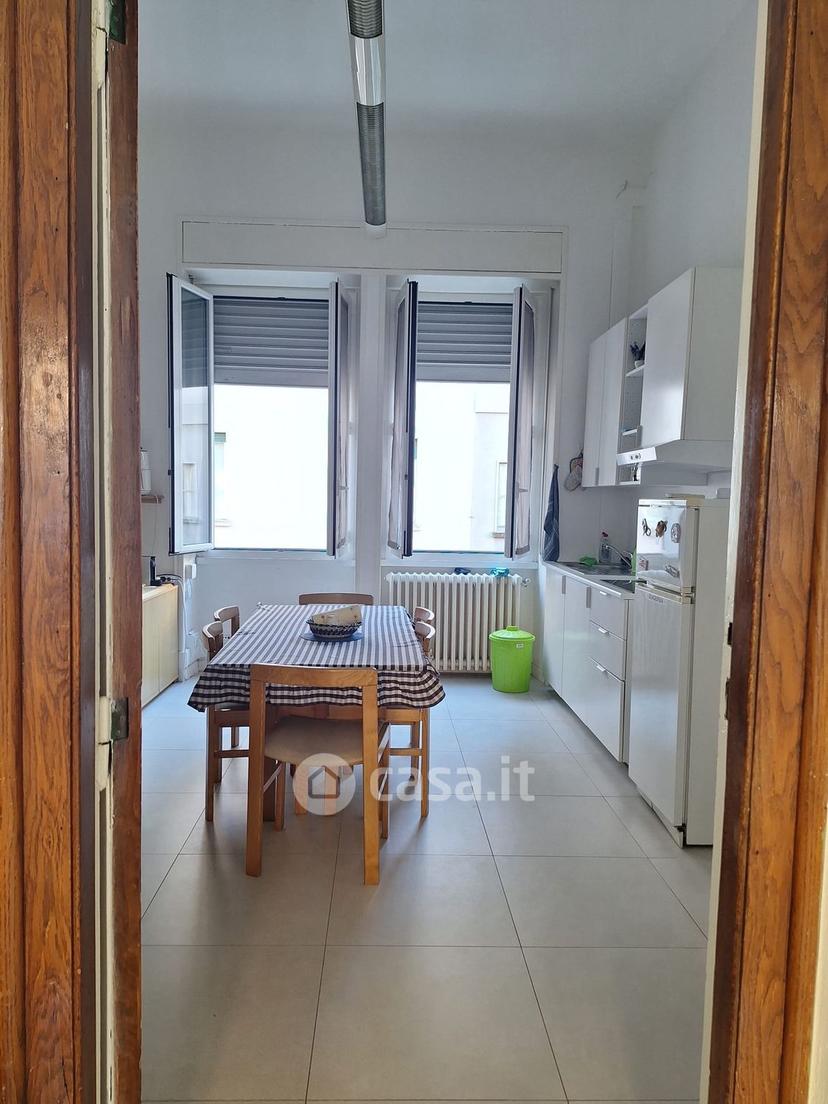 Trilocale in Via Cicco Simonetta — foto 14 di 21