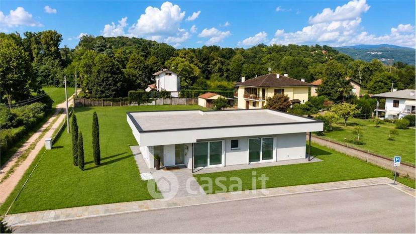 Villa in Via Giacomo Leopardi 77 — foto 25 di 36