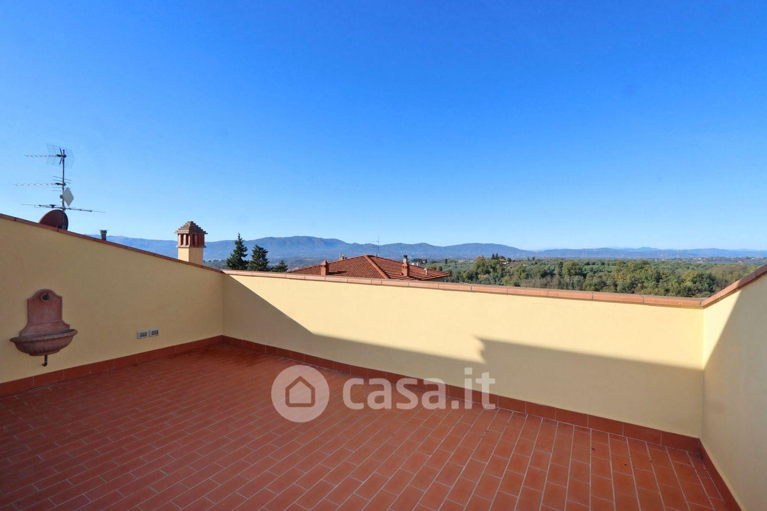 Villa in Viale Alcide de Gasperi 2