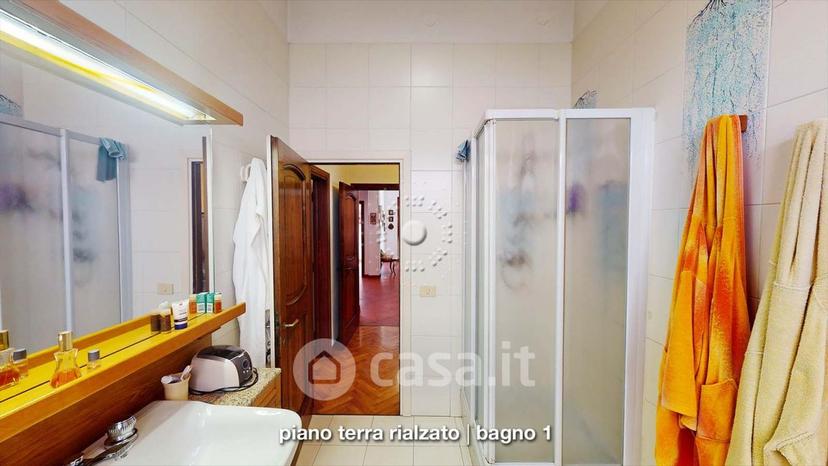 Villa in Via Arno 10 — foto 26 di 64
