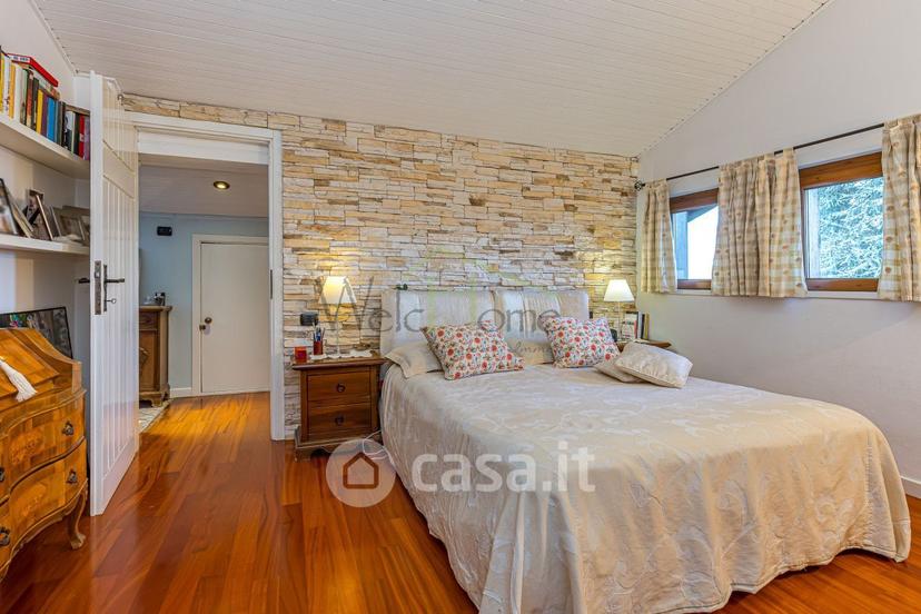 Villa in Via dei Faggi Rossi — foto 10 di 39