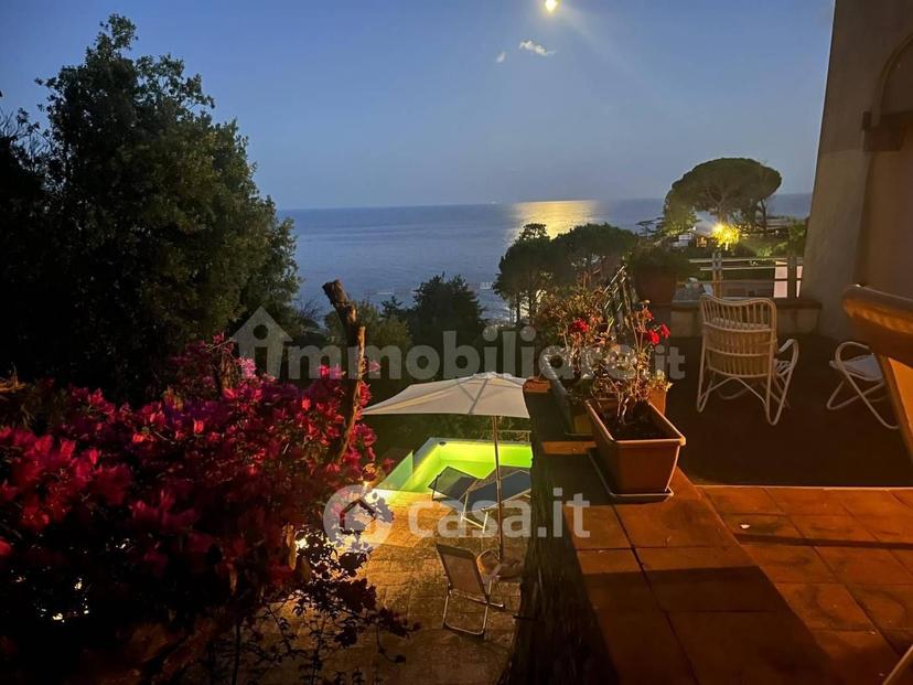Villa in Via della Rotonda 22 — foto 3 di 73