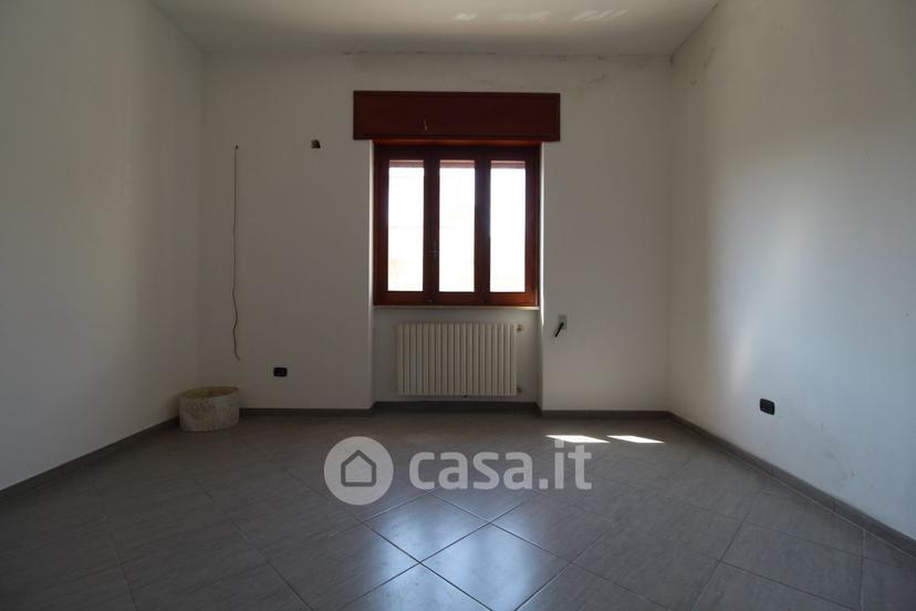 Trilocale in Via Udine 35 — foto 8 di 33