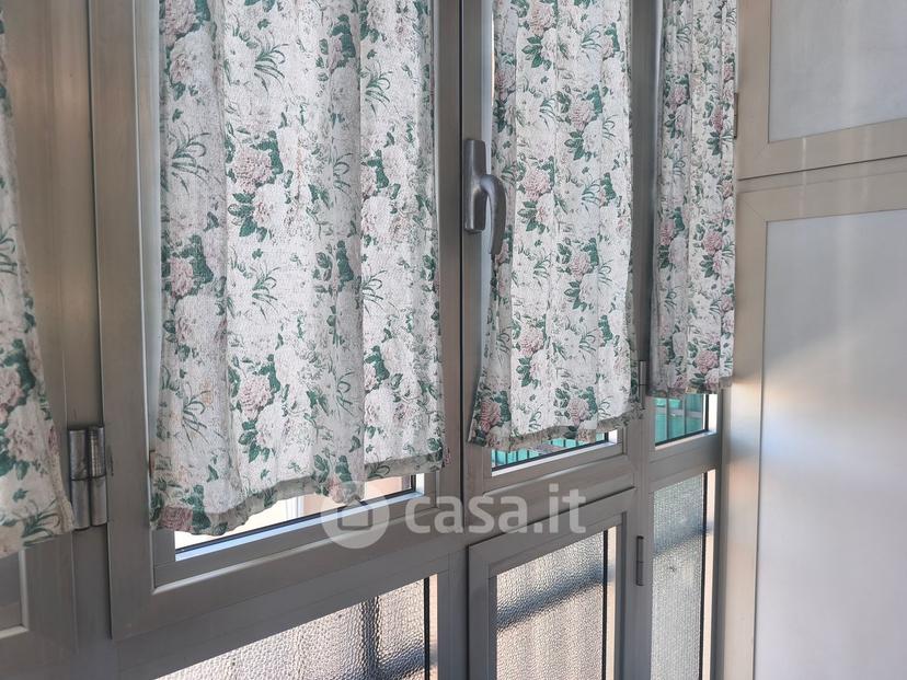 Stanza in Via Castagnevizza 32 — foto 3 di 9