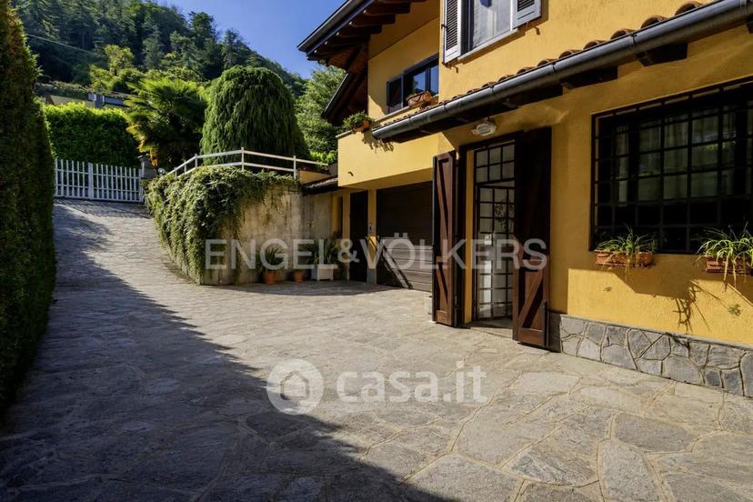 Villa in Via Sempione 177 — foto 4 di 32