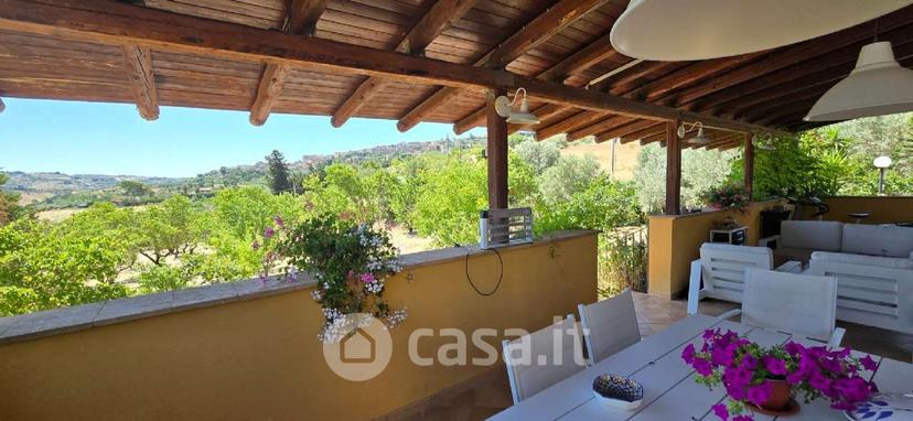 Villa in Via Salto d'Angiò — foto 6 di 25