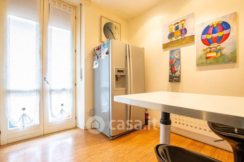 Trilocale in Via Fratelli Bronzetti 16 — foto 38 di 54