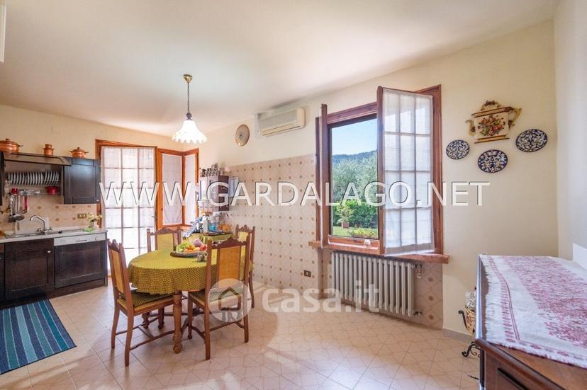 Villa in Via Carlo G. Battistoli — foto 6 di 37