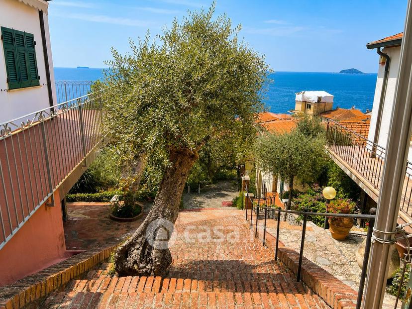 Villa in Via Giacomo Matteotti 13 — foto 32 di 45