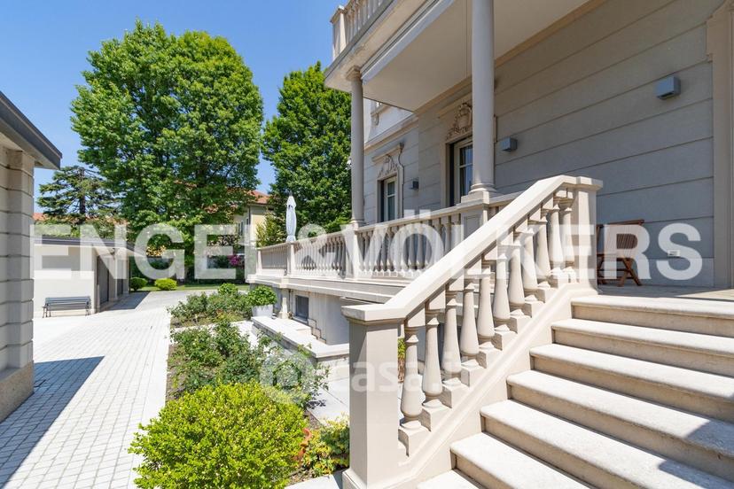 Villa in Corso Leonardo da Vinci — foto 9 di 39