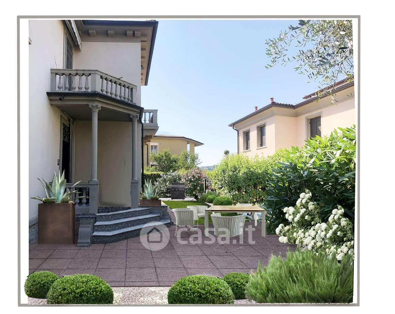 Villa in Via IV Novembre