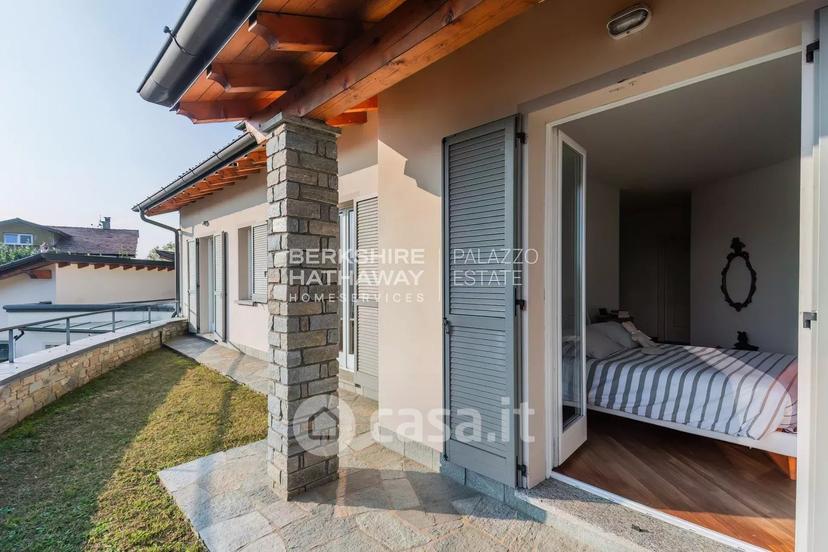 Villa in Via Paolo Carcano — foto 2 di 88
