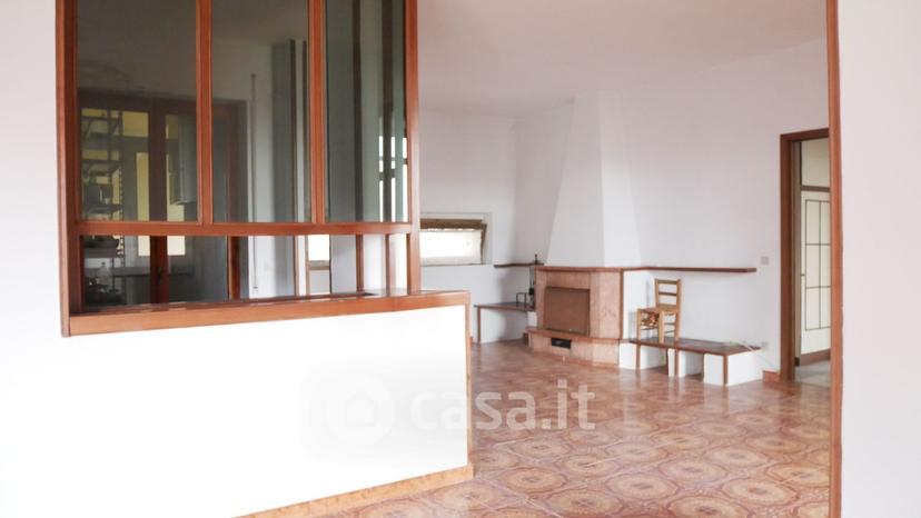 Trilocale in Via Taverna Campanile 70 — foto 22 di 38