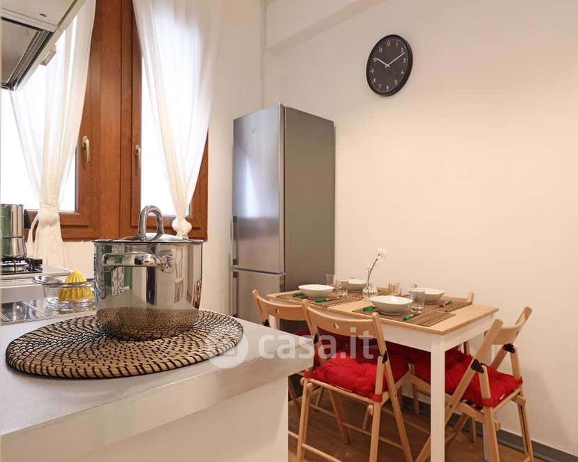 Stanza in Via dei Giornalisti 6 — foto 7 di 16