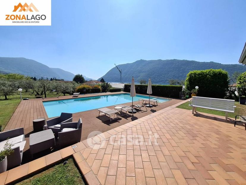 Villa in Via Provinciale 3