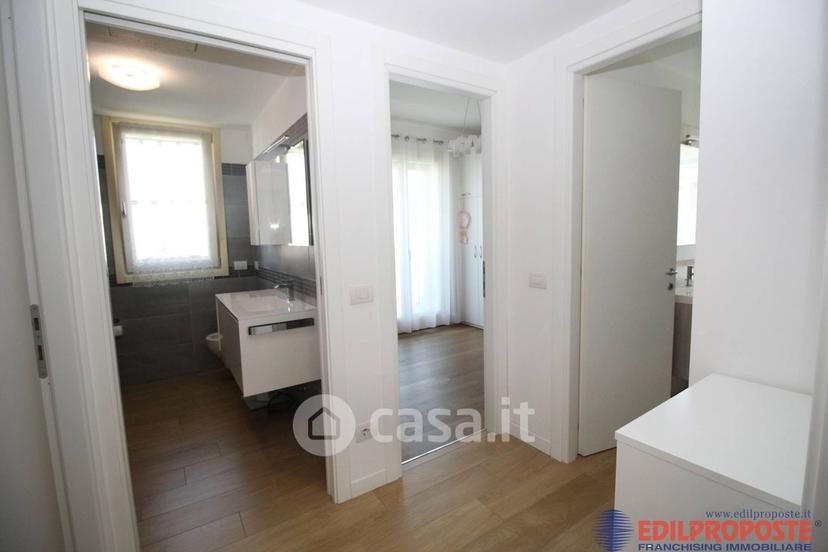 Trilocale in Via Pietro Maroncelli 26 — foto 3 di 31
