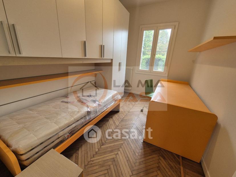Stanza in Via W. Tobagi 65 / — foto 15 di 15