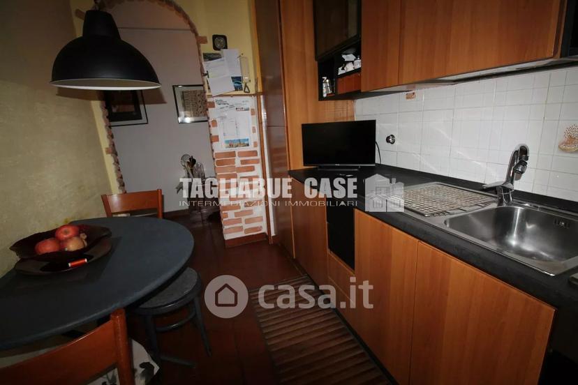 Trilocale in Via Tevere 16 — foto 3 di 23