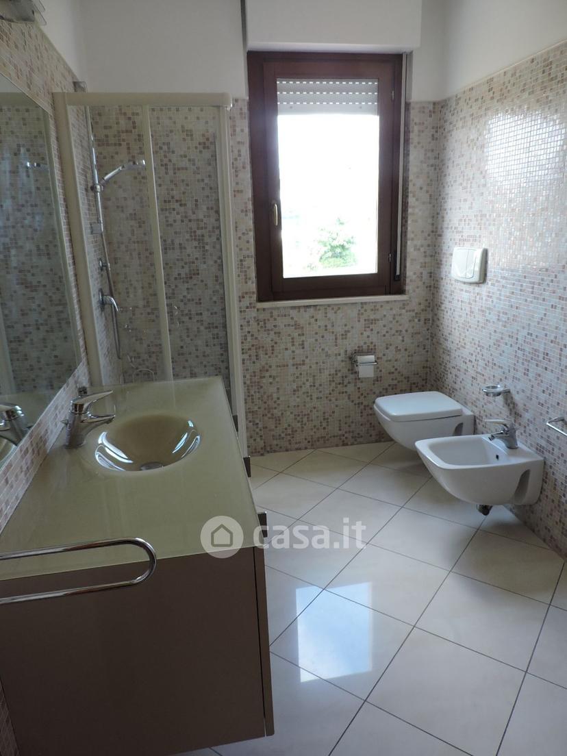 Trilocale in Via Vittorio de Sica — foto 17 di 21