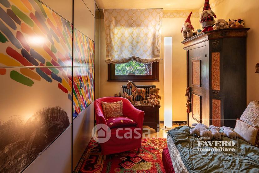 Villa in Piazza G. Marconi 28 — foto 25 di 54