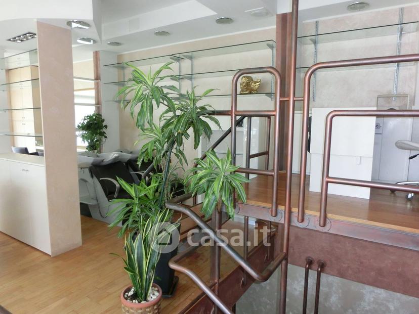 Quadrilocale in Via delle Vecchie Scuderie 59 — foto 42 di 44