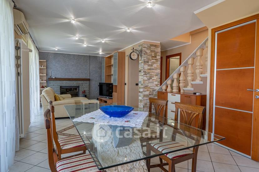 Villa in Strada Statale 1 69 — foto 8 di 34