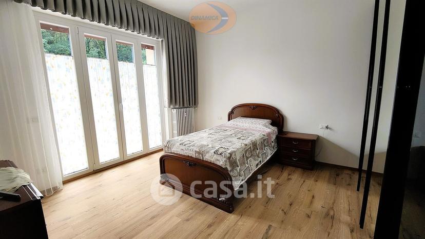 Trilocale in Via Monte Rosa 29 — foto 29 di 37