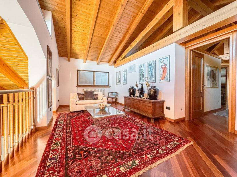 Villa in Via C. Battisti 84 — foto 21 di 39