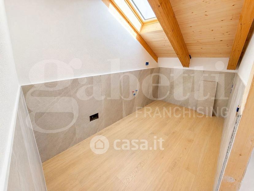 Villa in Via Cristoforo Colombo 59 — foto 14 di 39