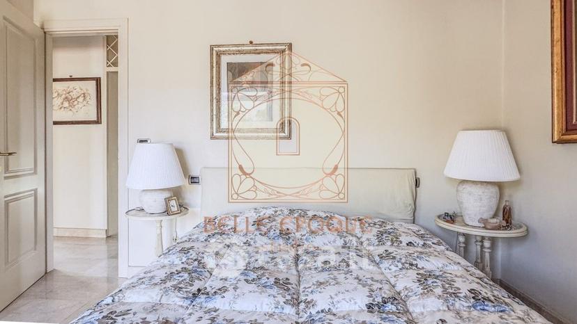 Villa in Via Lorenzo dei Medici 60 — foto 3 di 33