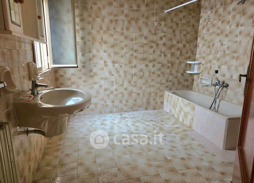 Quadrilocale in Via Giuseppe Verdi 33 — foto 35 di 40