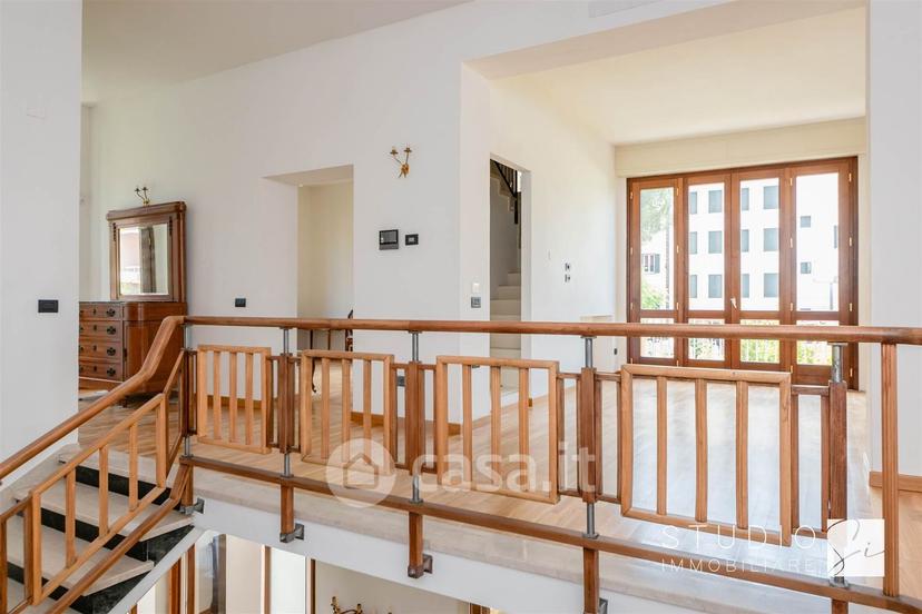 Villa in Viale Libertà — foto 10 di 48