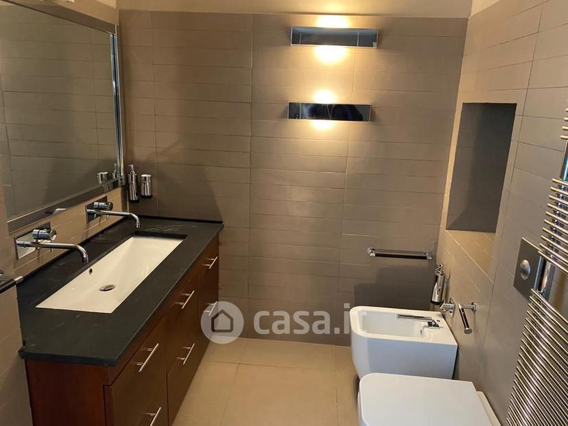 Villa in Via Alessandro Manzoni — foto 51 di 54