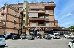 Quadrilocale in Via della Casetta Mattei 167