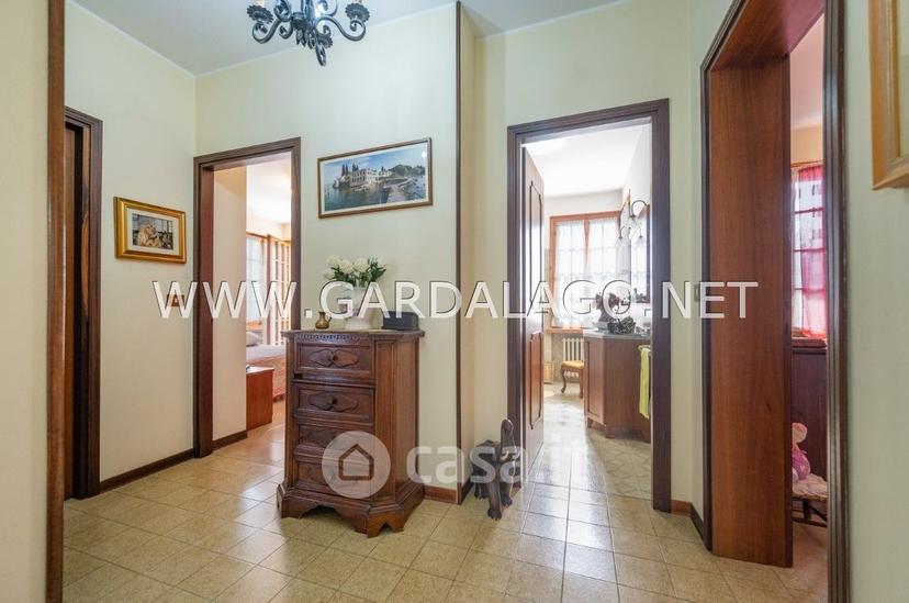 Villa in Via Carlo G. Battistoli — foto 15 di 37