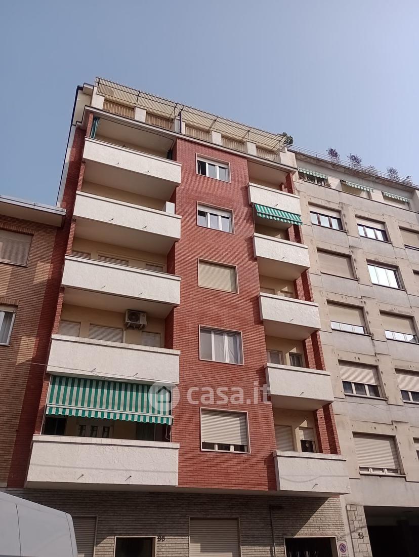 Trilocale in Via Barletta 98 — foto 16 di 74