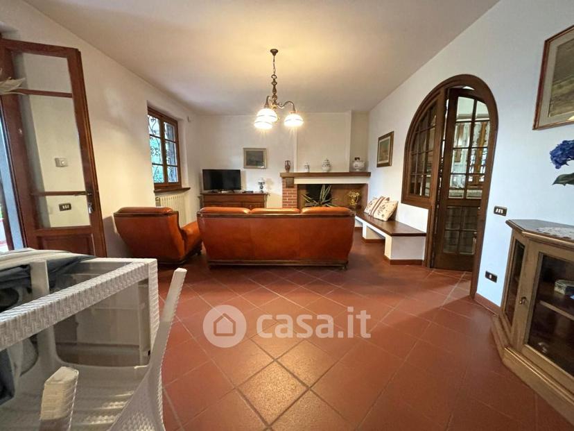 Villa in Via Romboni 55041 — foto 28 di 32