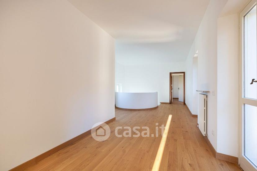 Villa in Via Angelo Cantoni 12 — foto 11 di 53