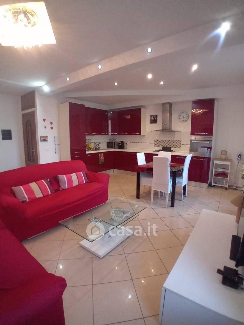 Trilocale in Vico Rossi 42 — foto 3 di 7
