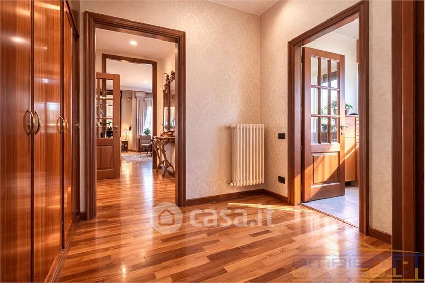 Villa in Via Edmondo de Amicis 6 — foto 26 di 51