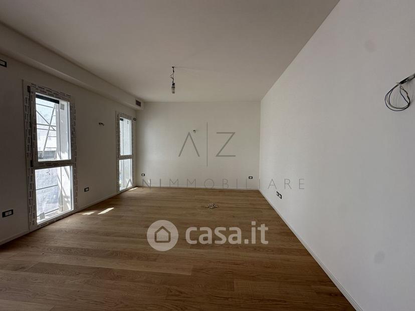 Quadrilocale in Via San Pio X — foto 19 di 28