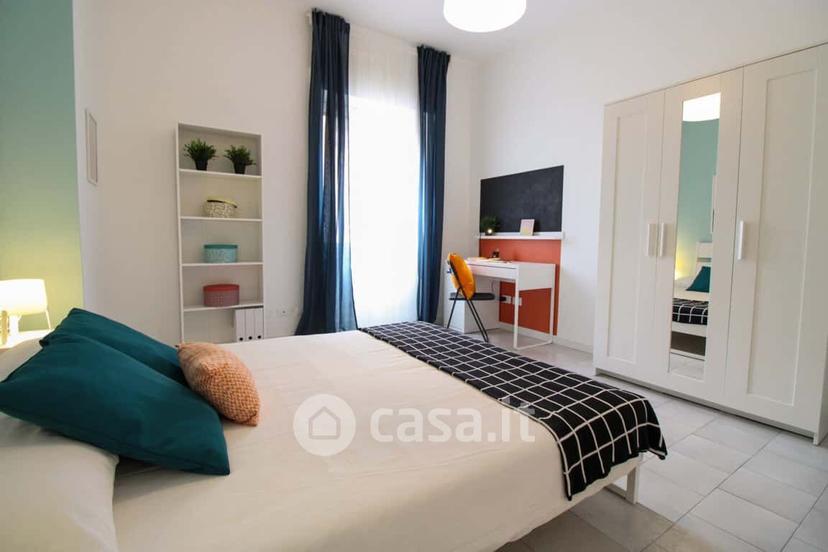 Stanza in Via Alessandro Manzoni 22 — foto 8 di 21